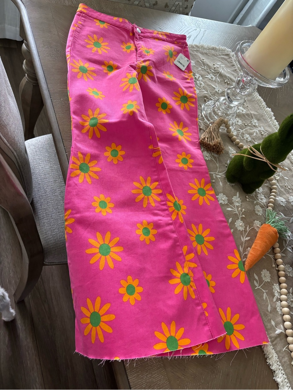 Free People Pink Floral pants with Sunny Daisy Print. NWT